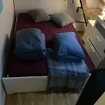 Downtown Loft With Shared Bathroom Ubytování v soukromí