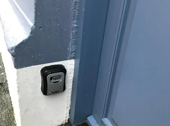 Downtown Loft With Shared Bathroom Quarto em Acomodações Particulares *